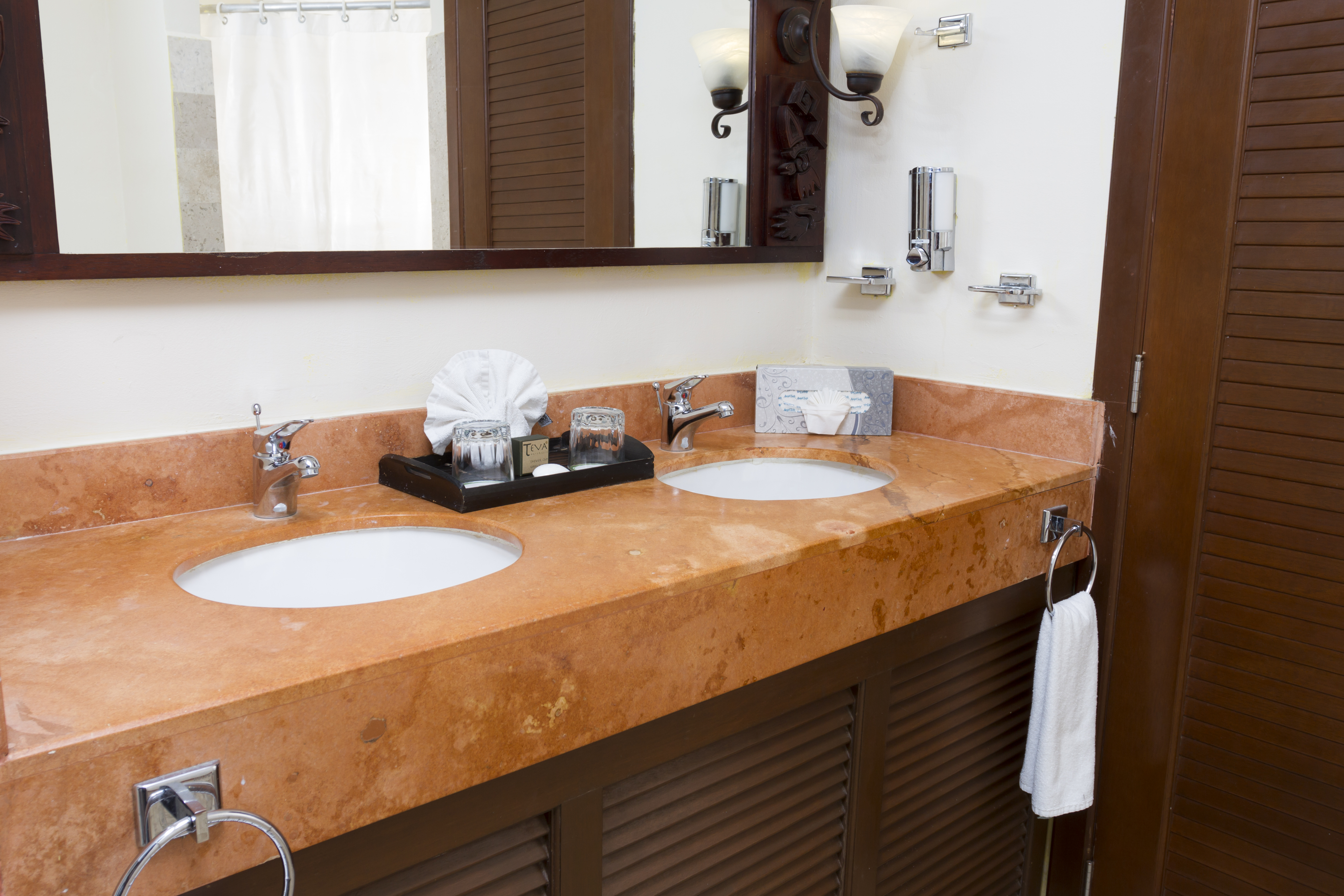 Deluxe Family Suite - living area