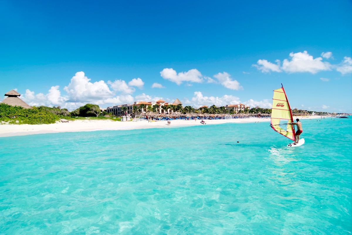 Water activities at Sandos Playacar